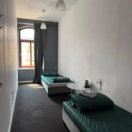 Hostal New St48 *