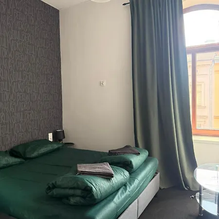 Hostal New St48