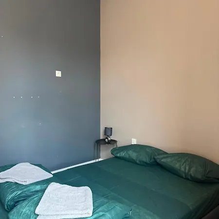 Hostal New St48