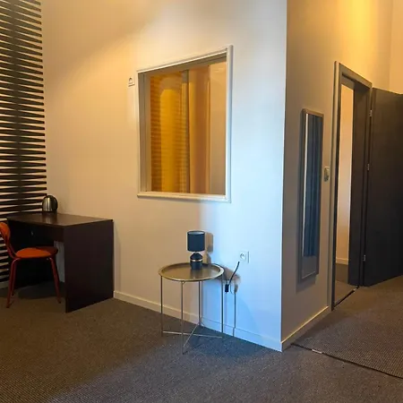 Hostal New St48