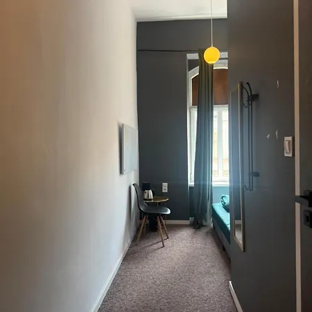 Hostal New St48